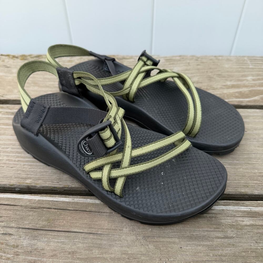 Chaco Green Strappy Sandals Womens Size 9 No Toe Loop